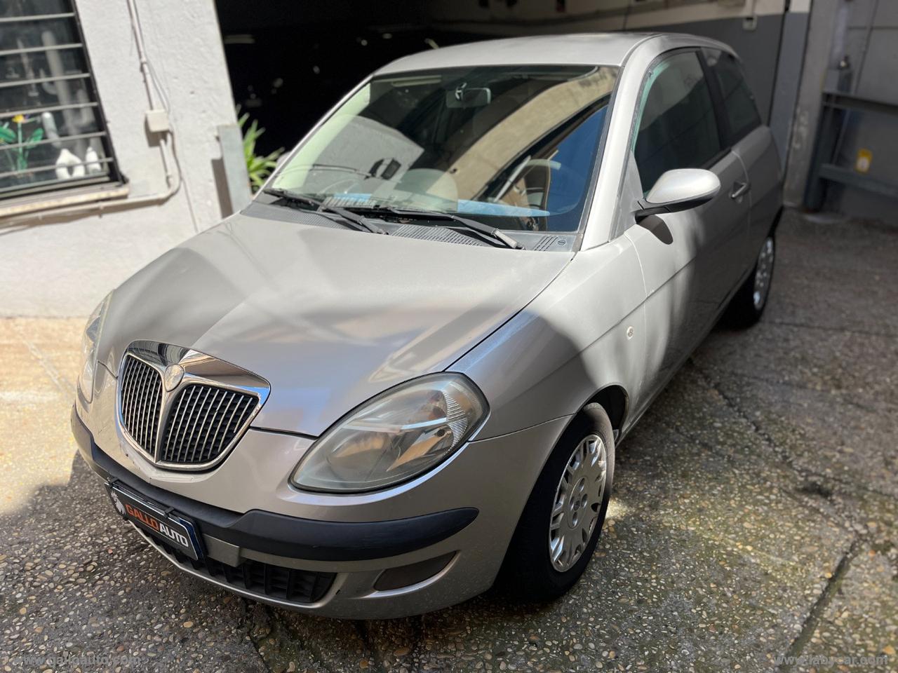 LANCIA Ypsilon 1.2 16V Platino