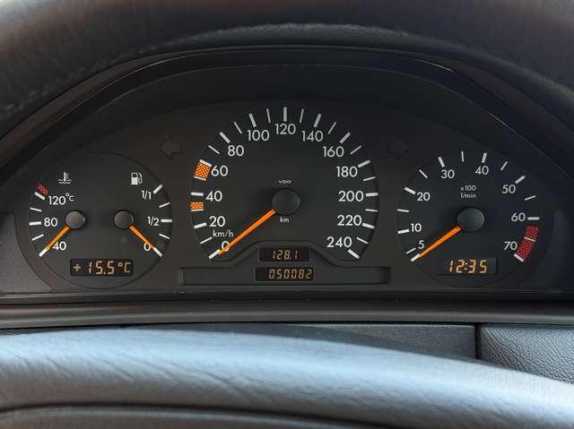 Mercedes-Benz E 200 Elegance