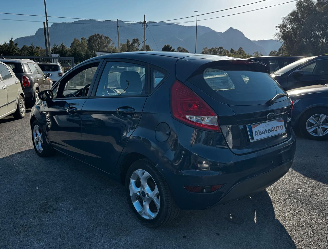 Ford Fiesta 1.4 TDCi 70CV 5 porte Titanium