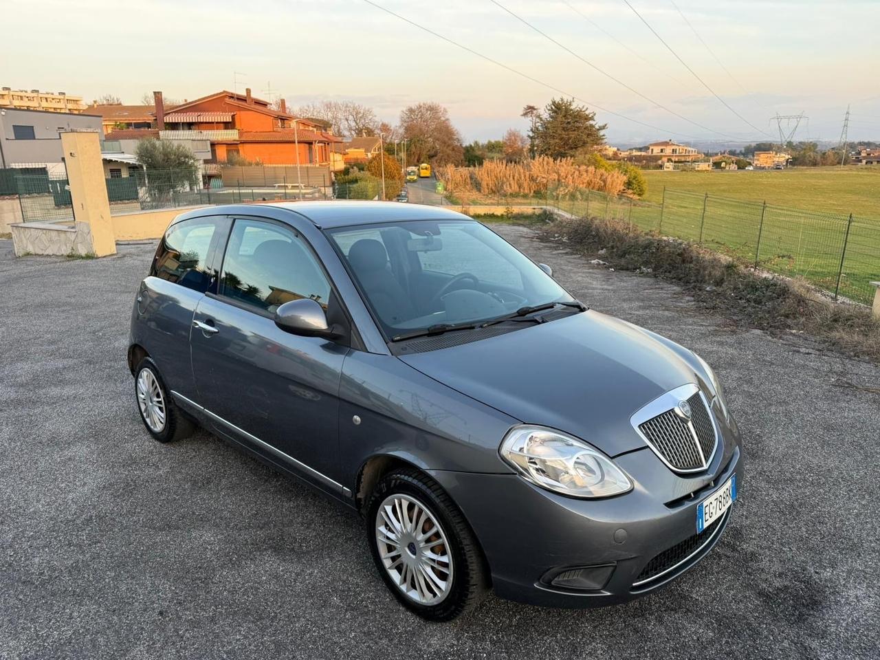 Lancia Ypsilon 1.2 69 CV Unyca