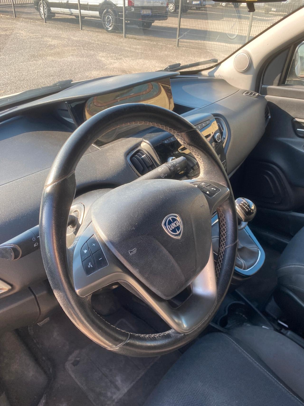 Lancia Ypsilon 1.2 69 CV 5 porte GPL Ecochic 30th Anniversary