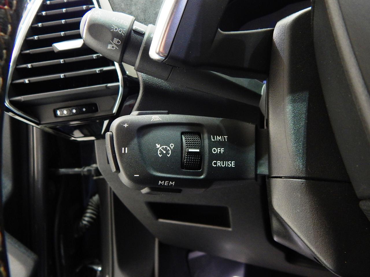 DS Automobiles DS 7 Crossback 1.5 bluehdi Performance Line+ 130cv Aut NAVI-PELLE