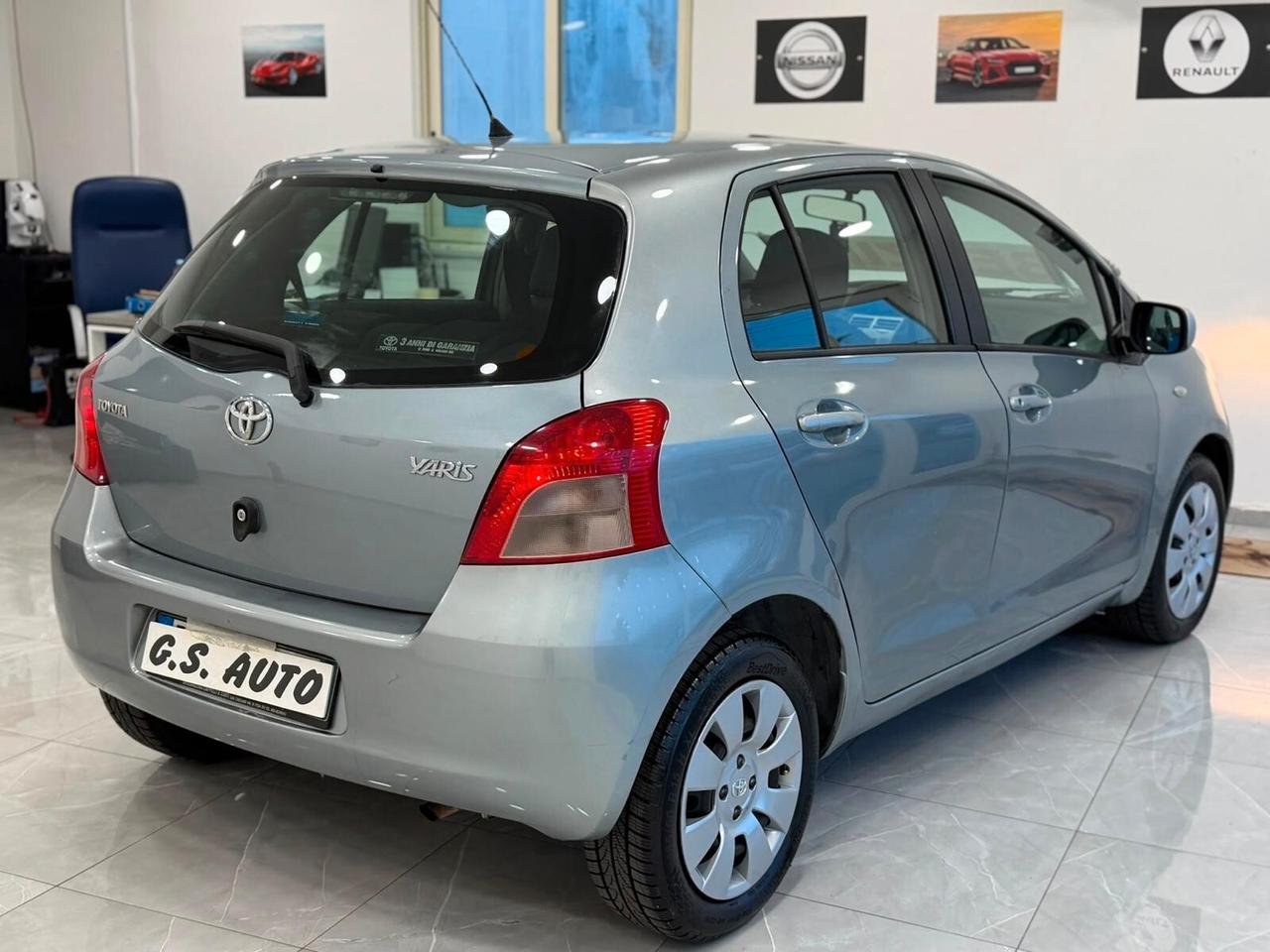 Toyota Yaris 1.0 5 porte Sol