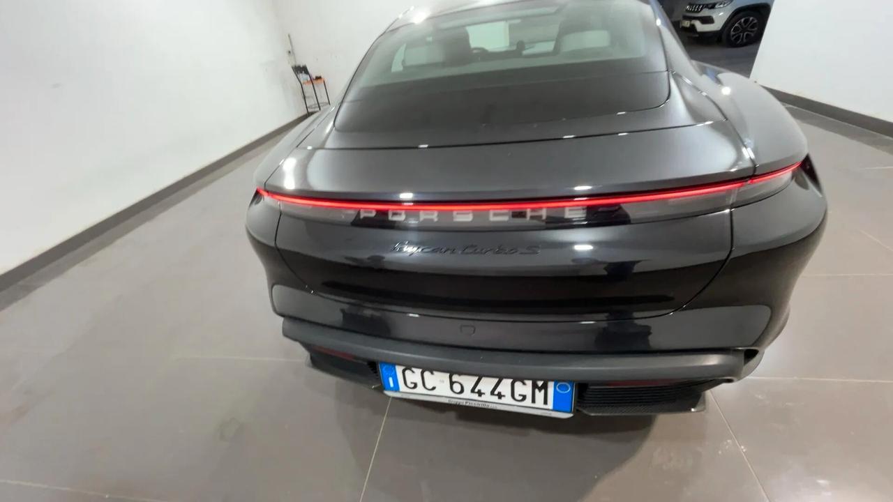 Porsche Taycan Turbo S NESSUN VINCOLO FINANZIARIO