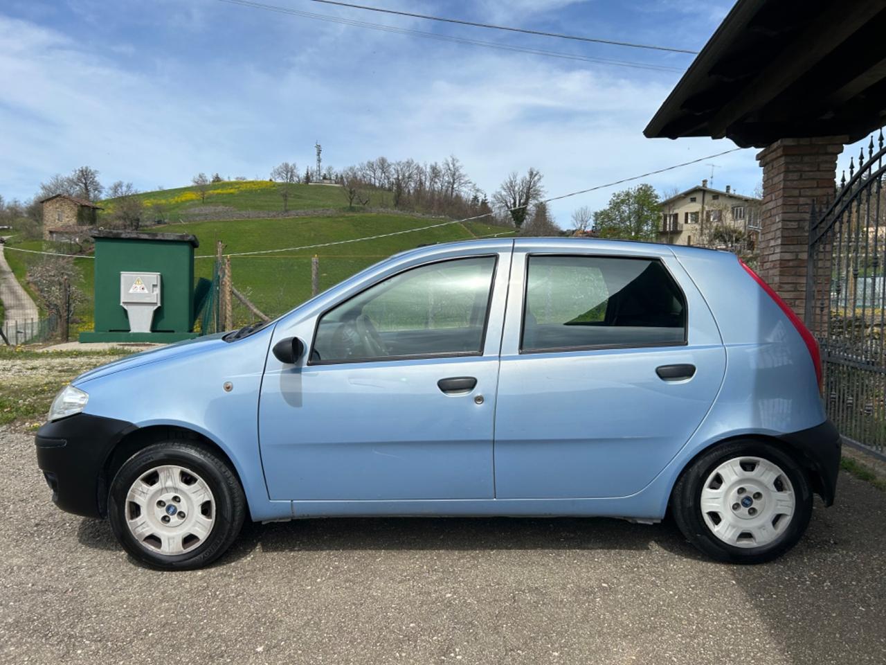 Fiat Punto benzina/metano ok NEOPATENTATI