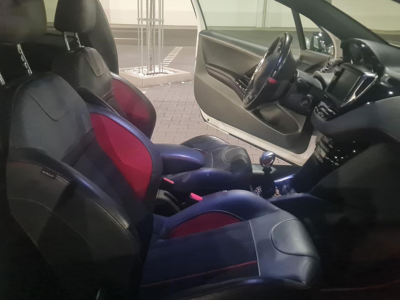 Peugeot 208 THP GTI #8775