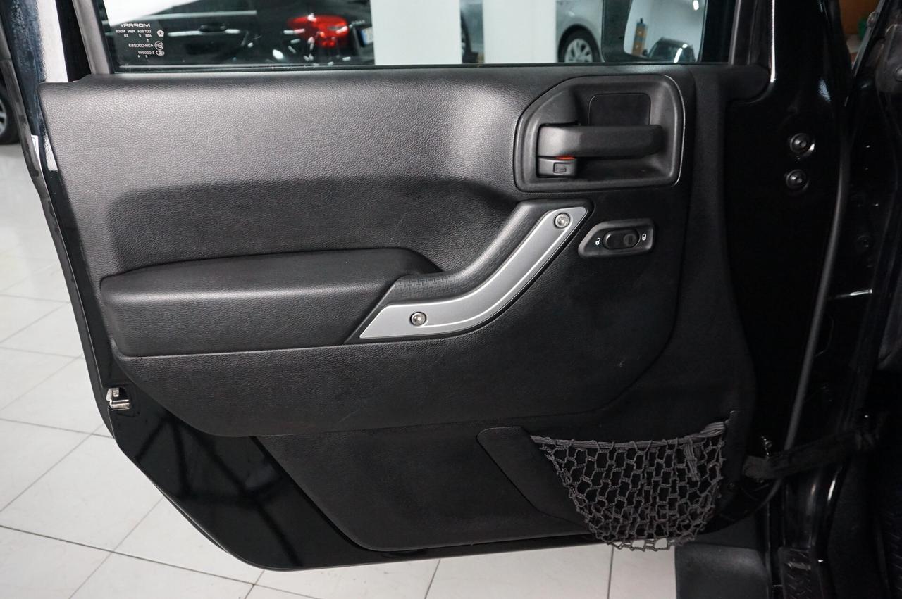 Jeep Wrangler 2.8 CRD DPF Sahara Auto