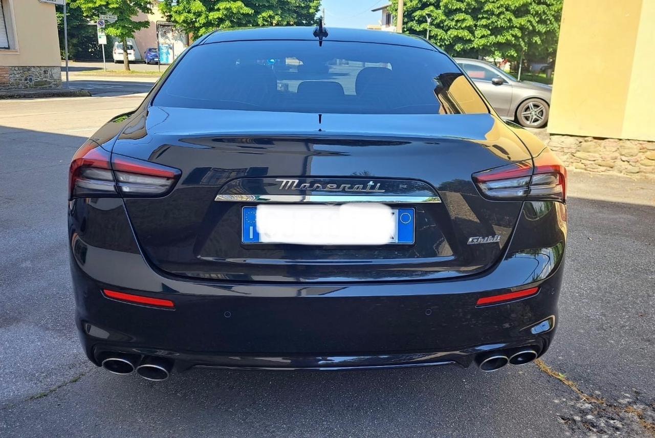 Maserati Ghibli 330 CV MHEV GT