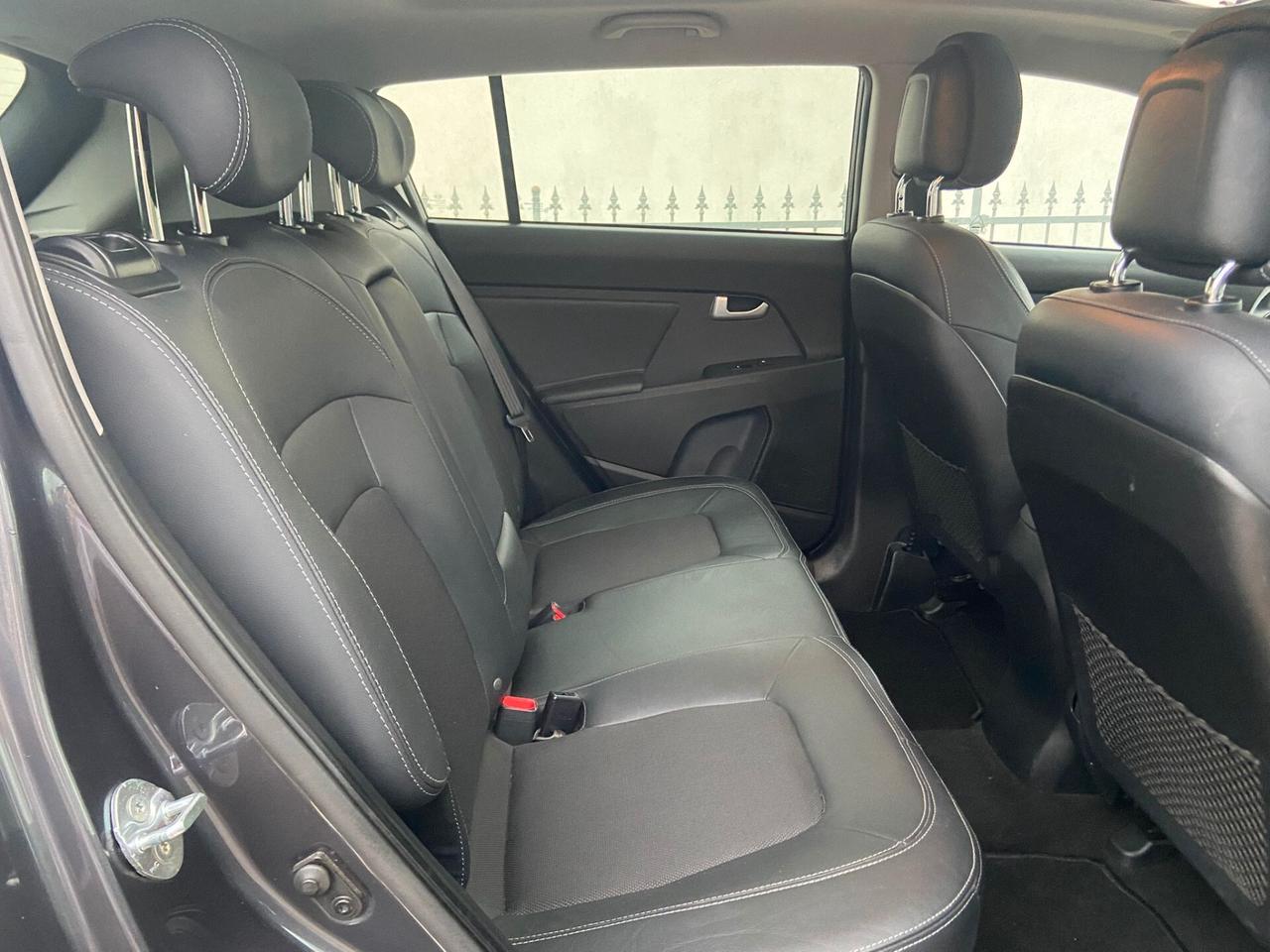 Kia Sportage 1.7 CRDI VGT 2WD high tech