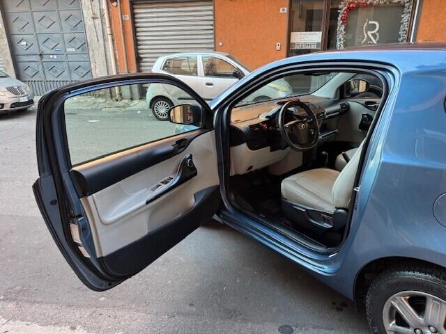 Toyota iQ 1.0 High Collection - Cambio Automatico
