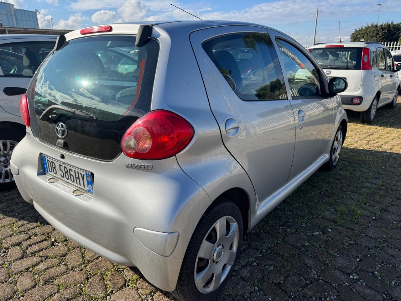 Toyota Aygo 1.4 turbodiesel 5 porte Sol