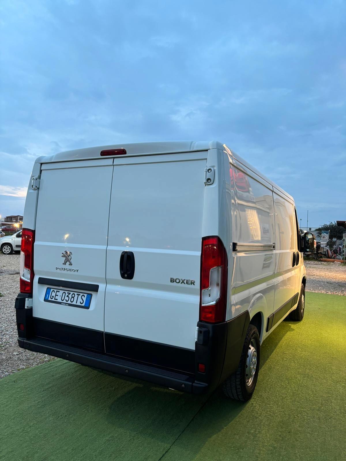 PEUGEOT BOXER FURGONE 3 POSTI DIESEL 2.2 IVA ESPOSTA