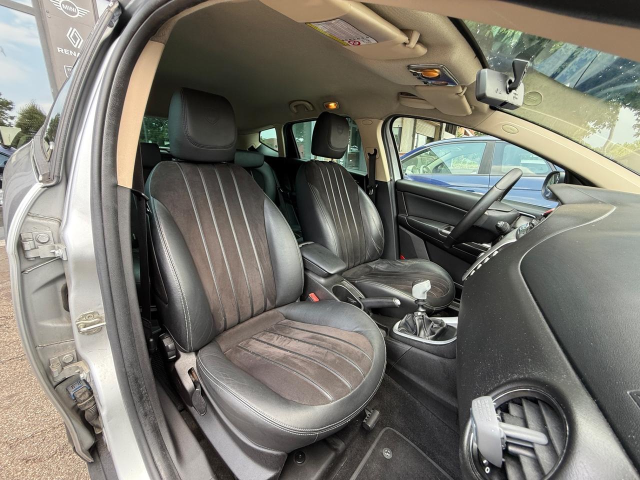 Lancia Delta 1.6 MJT DPF Silver