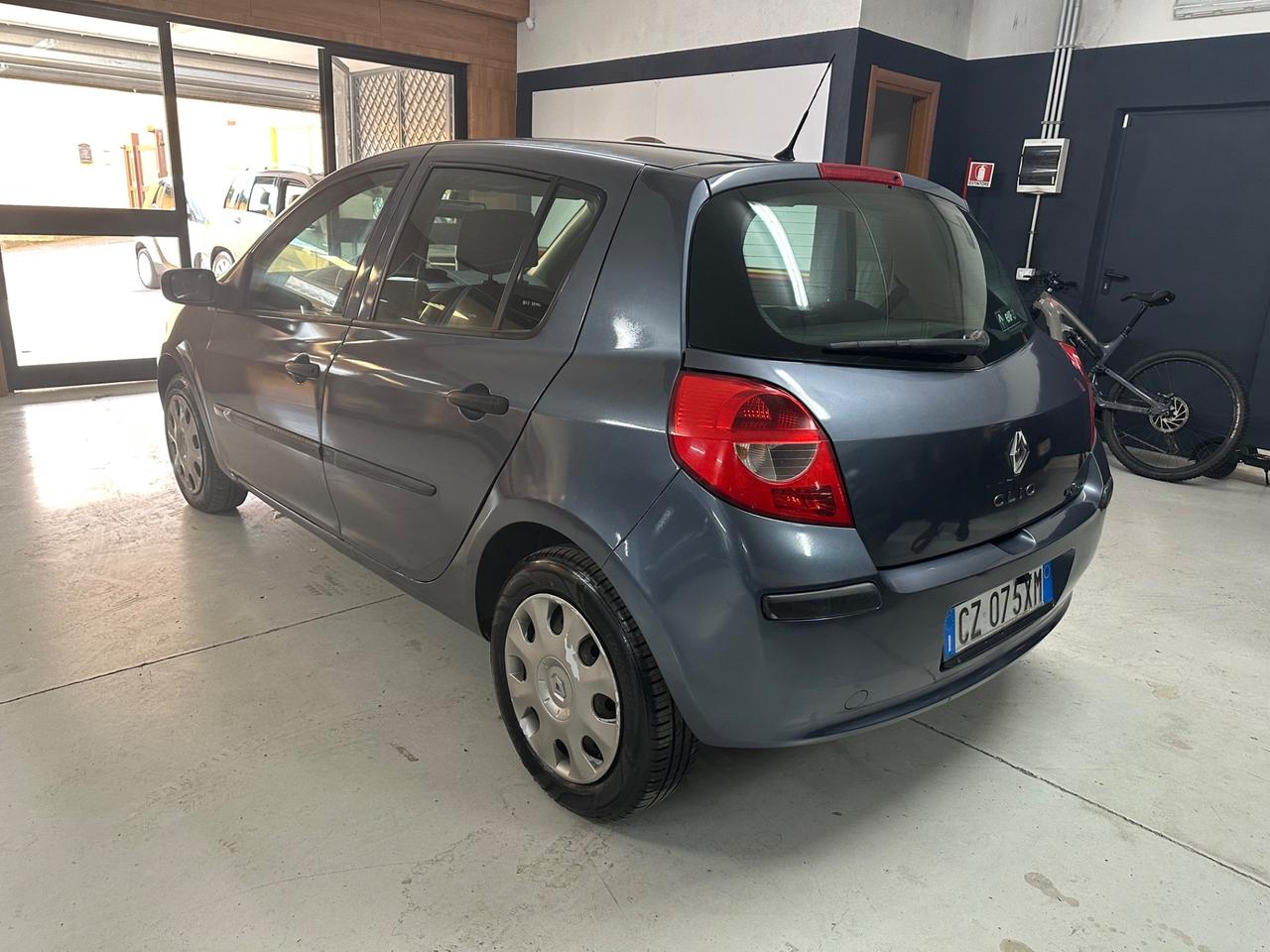 Renault Clio 1.2 16V 5 porte Dynamique