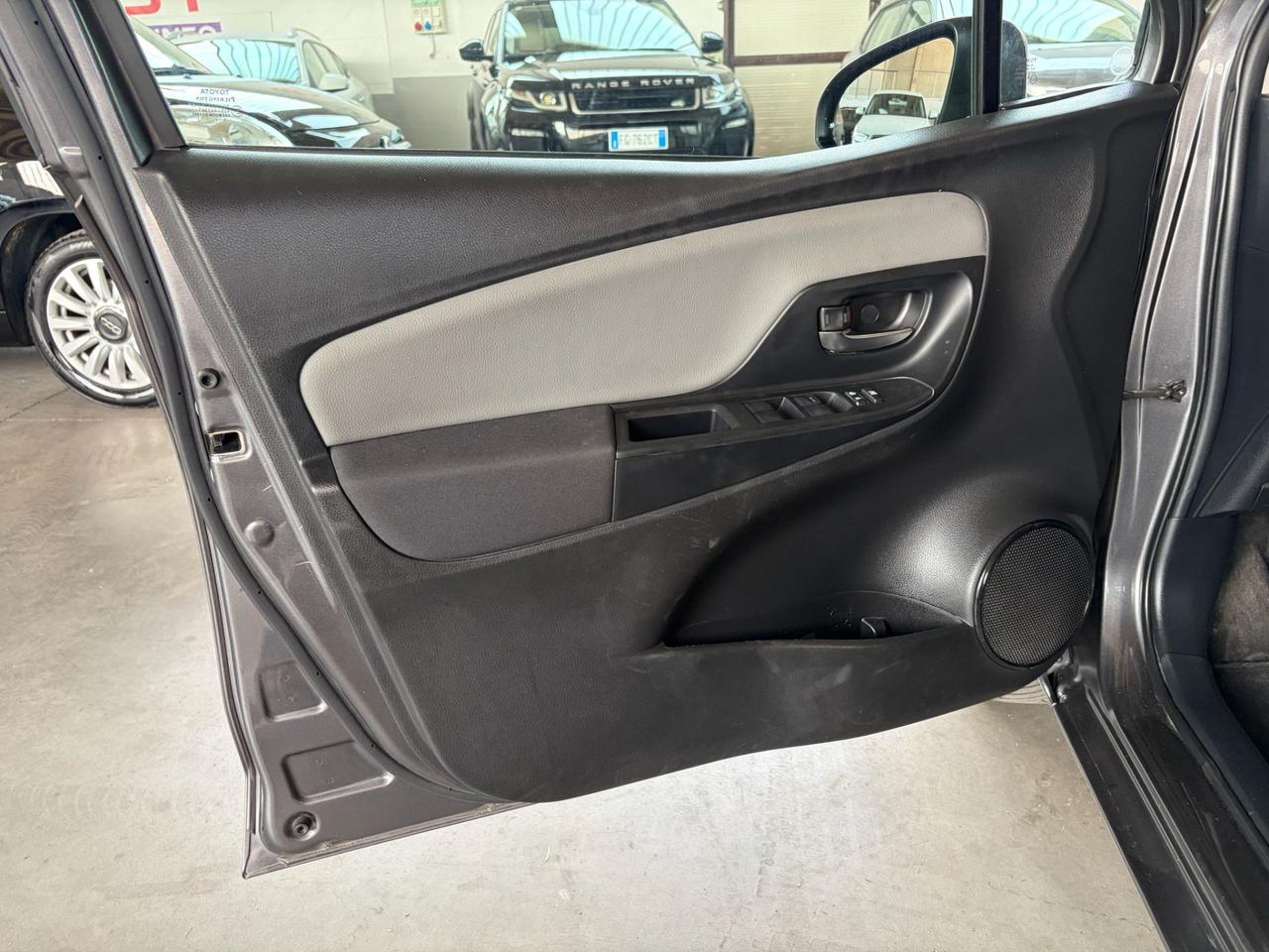 Toyota Yaris 1.5 Hybrid 5 porte Active