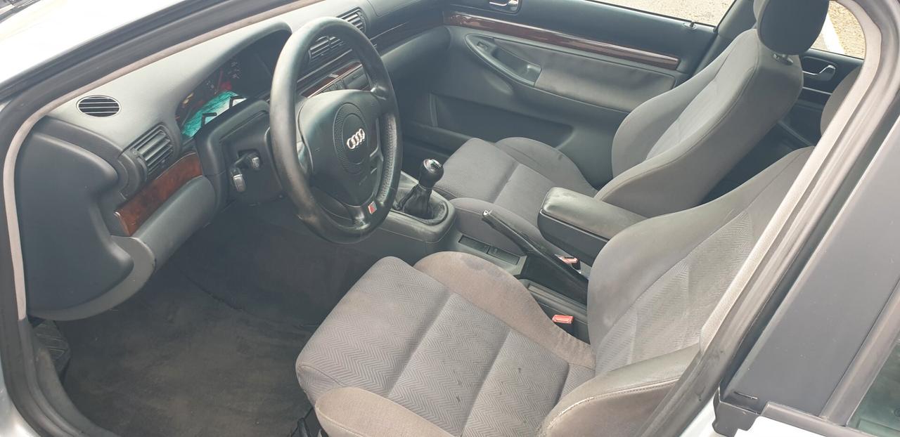 Audi A4 1.8 20V cat quattro Ambition