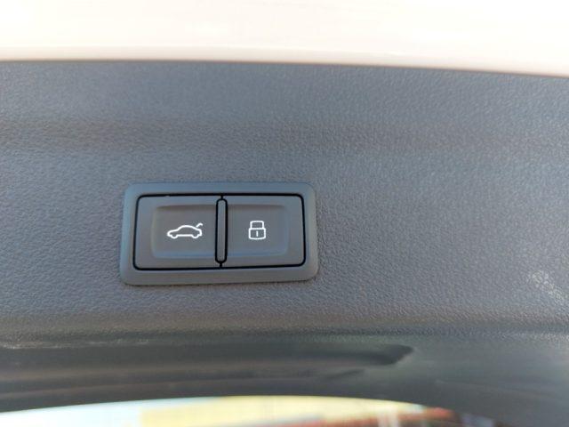 AUDI A6 Avant 40 2.0 TDI quattro ultra S tronic S line
