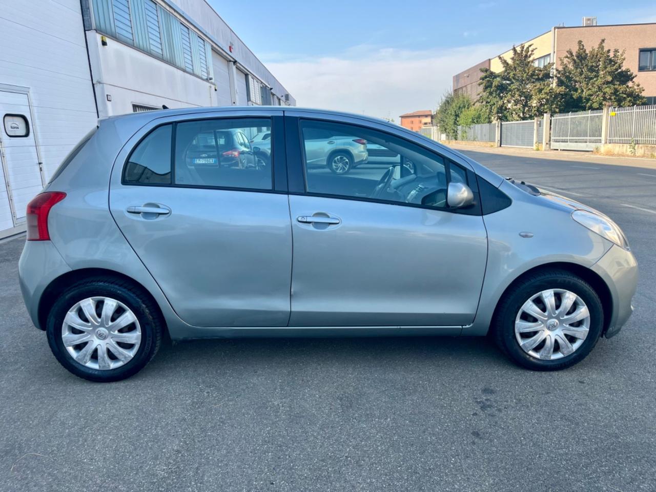 Toyota Yaris 1.3benz 2008 138.000km per neopatentati