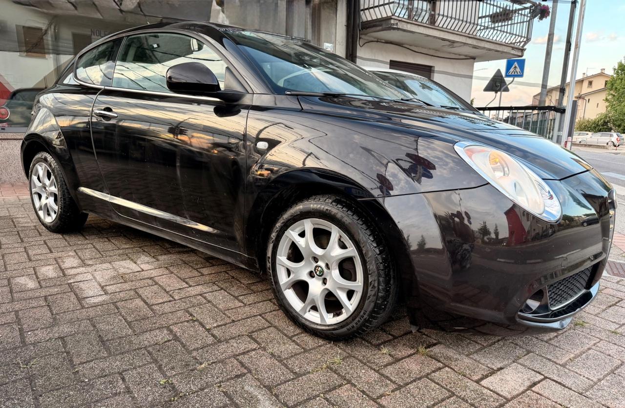 Alfa Romeo MiTo 1.6 JTDm 16V Distinctive Sport Pack