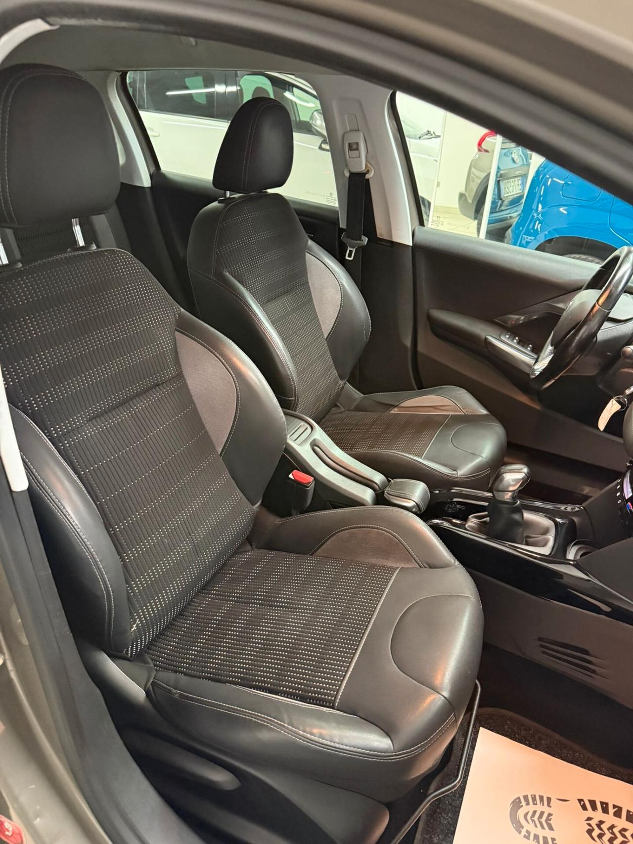 Peugeot 2008 BlueHDi 100 Allure