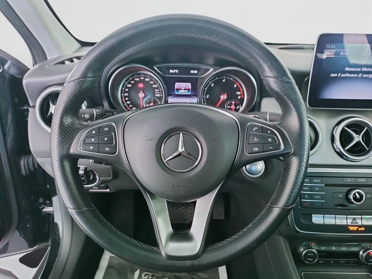 Mercedes-Benz GLA-X156 2017 - GLA 200 d Sport auto