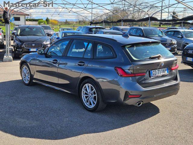BMW 320 320d XDRIVE auto Business Adv - GD711AP