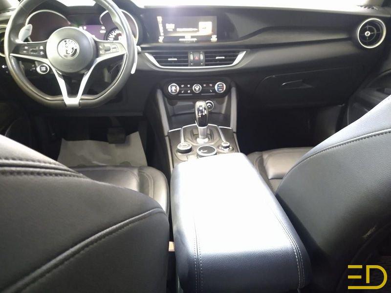 Alfa Romeo Stelvio Stelvio 2.2 t Super rwd 180cv auto