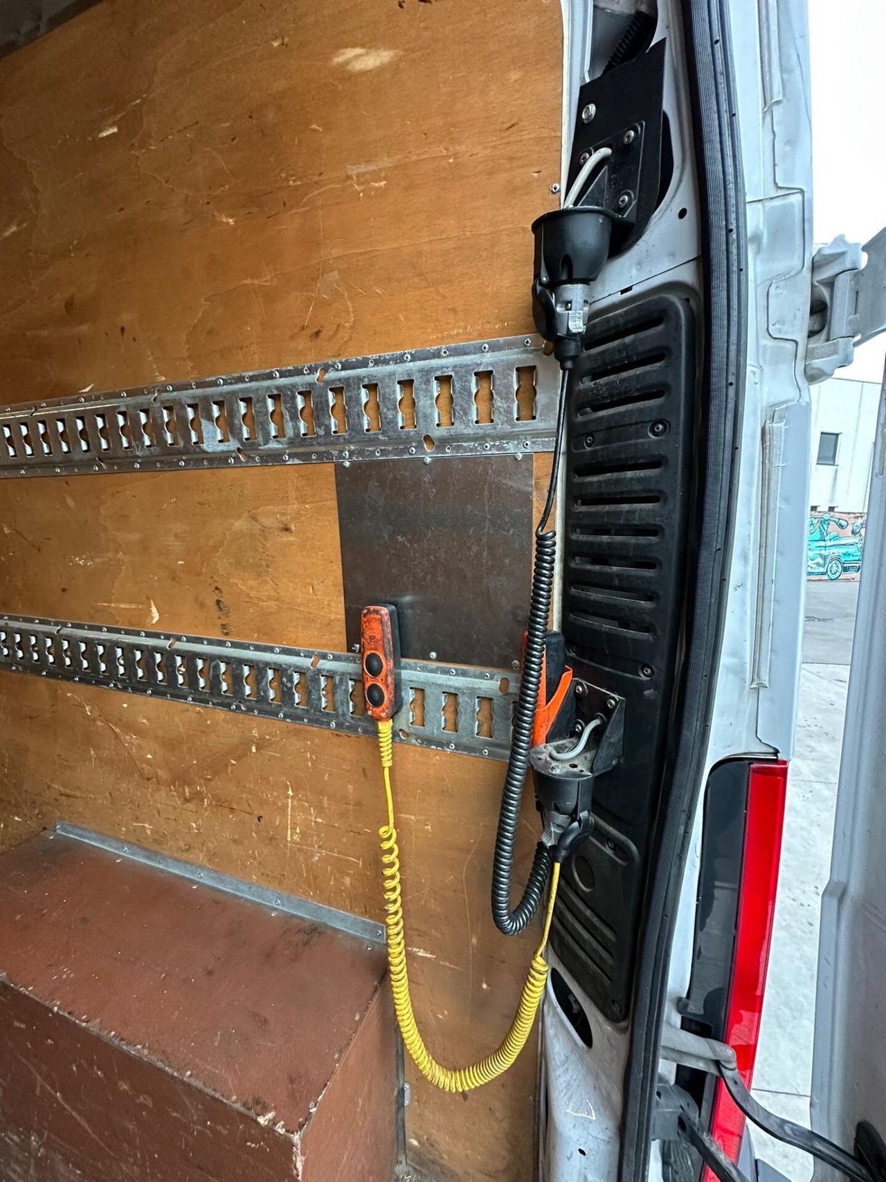 Fiat ducato con pedana caricatrice