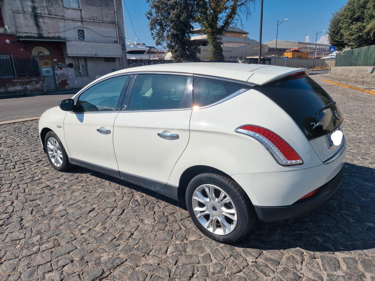 Lancia Delta 1.6 MJT DPF 105 CV Gold