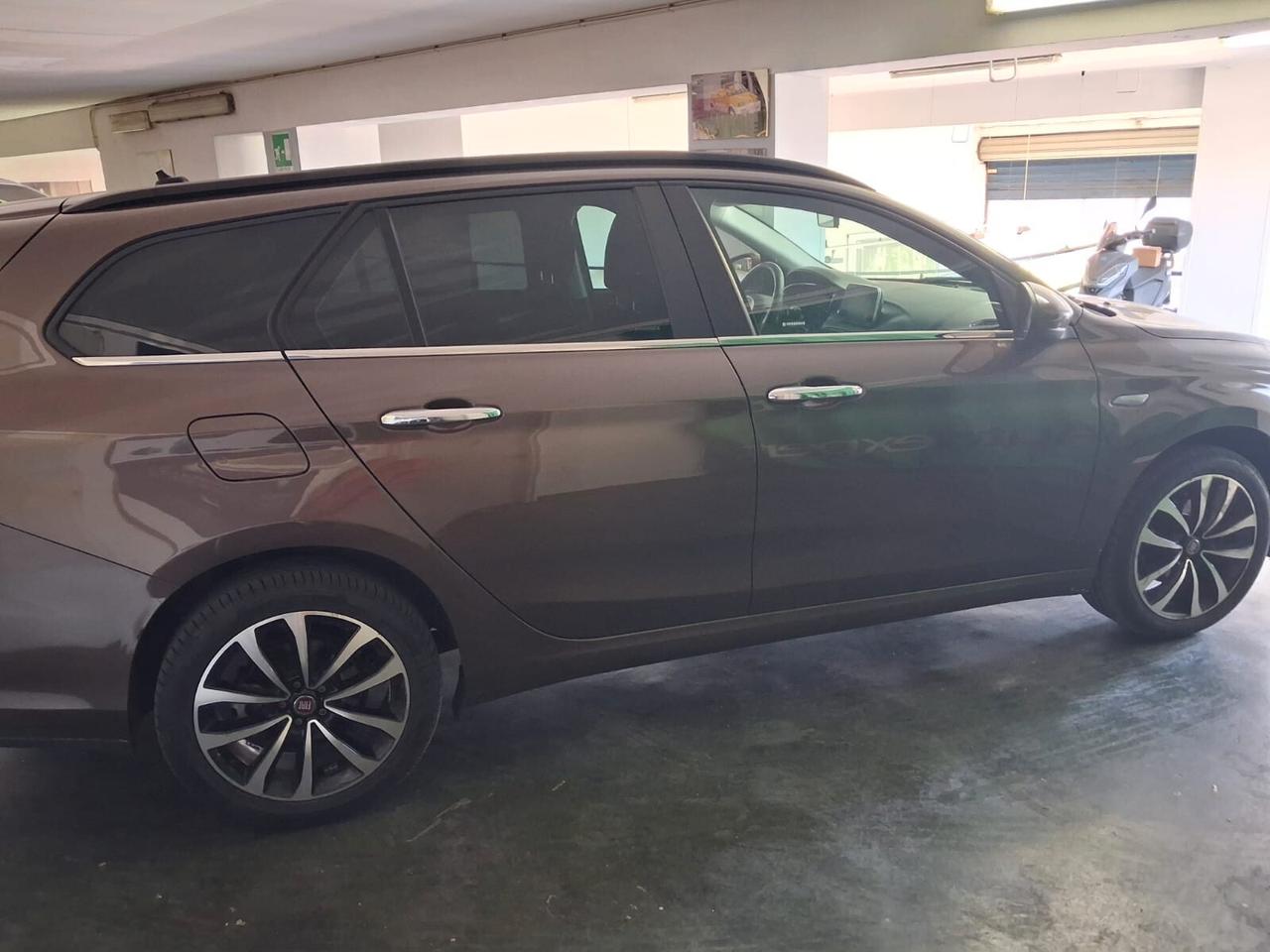 Fiat Tipo 1.6 Mjt SW LOUNGE DCT