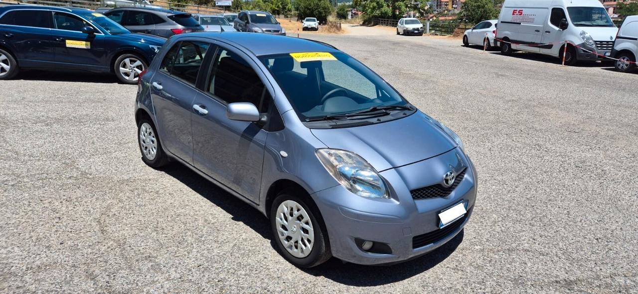 Toyota Yaris 1.0 5 porte Sol-2011-E5 -Ok neopatentati