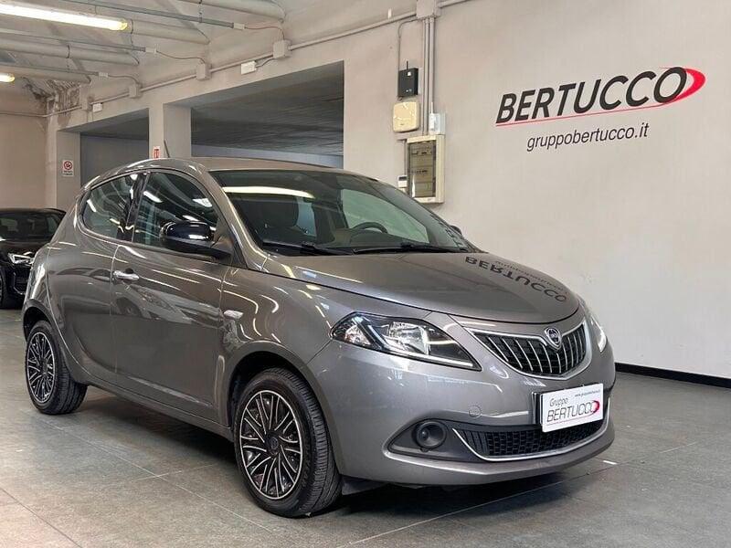 Lancia Ypsilon 1.0 FireFly 5 porte S&S Hybrid Silver