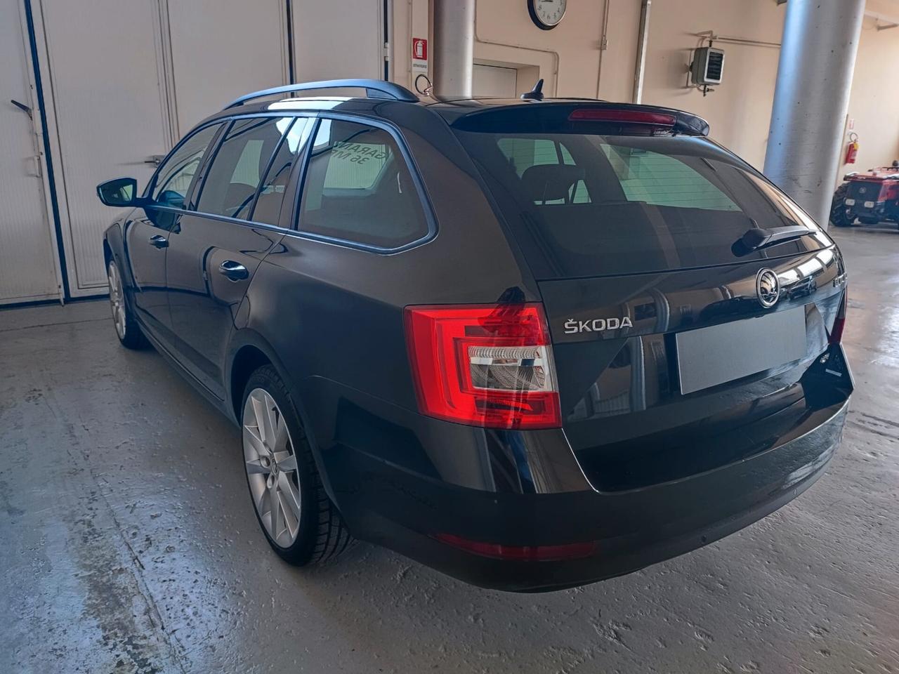 Skoda Octavia 2.0 TDI SCR 150 CV DSG Wagon Executive 4x4