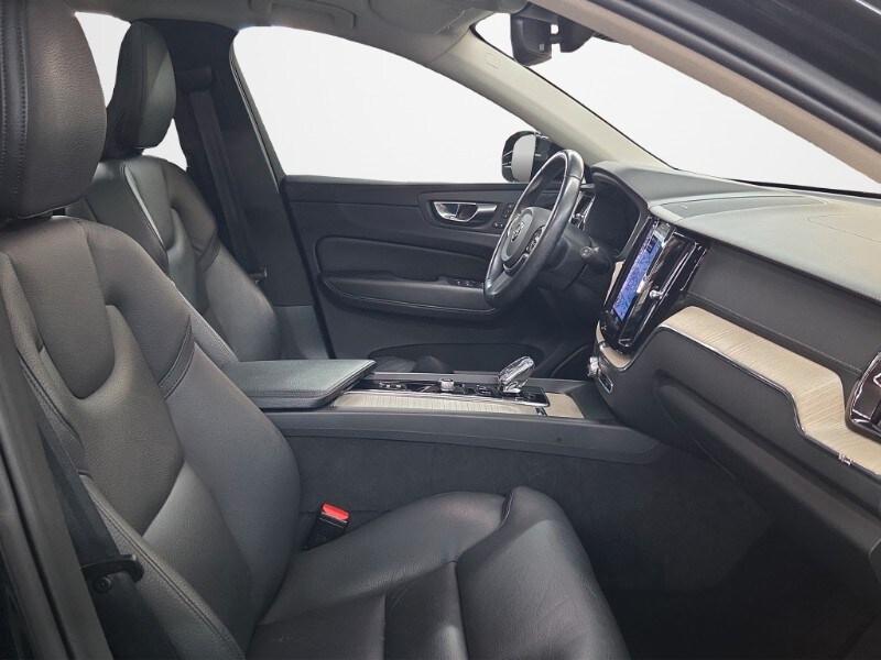 VOLVO XC60 (2017-->) XC60 T6 Recharge Plug-in H...