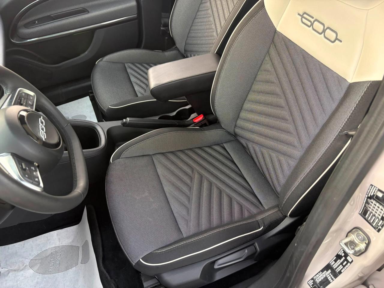 Fiat 600 Hybrid 100 CV DCT MHEV La Prima