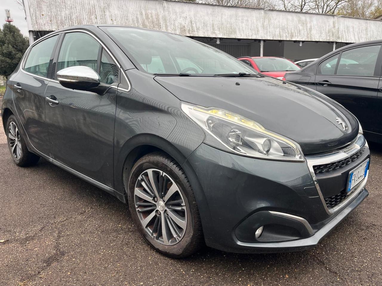 Peugeot 208 PureTech 82 5p. GPL Allure