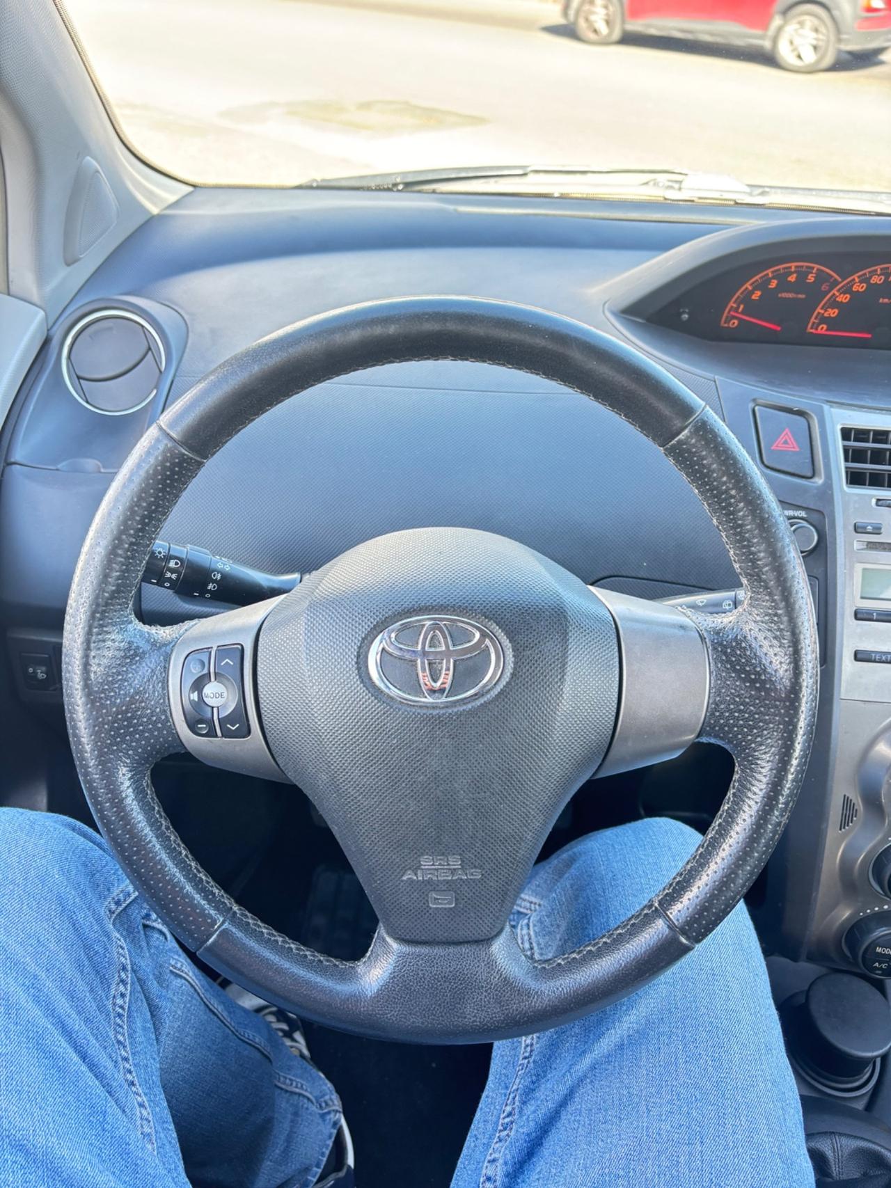 Toyota Yaris 1.4 D-4D DPF 5 porte Sol