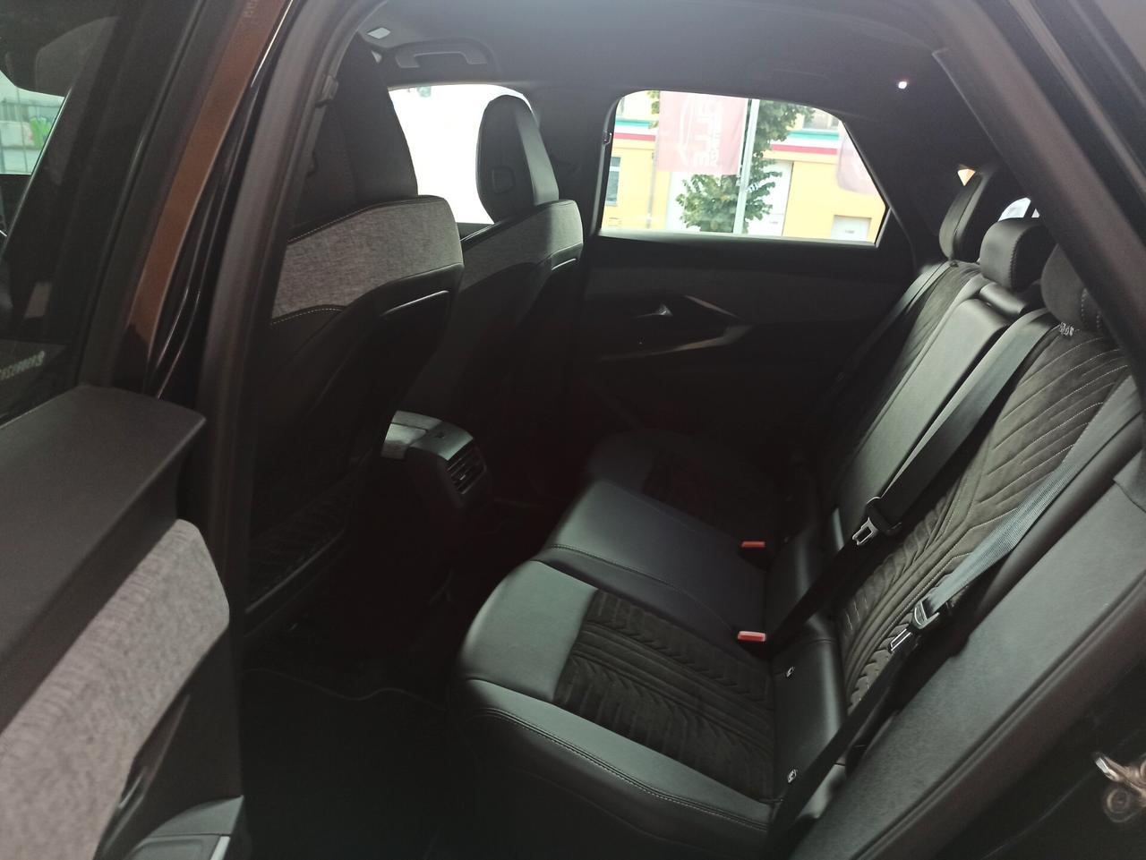 Peugeot 3008 Hybrid 136 e-DCS6 GT