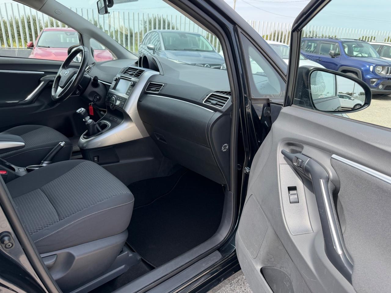 TOYOTA VERSO 1.6 D-4D 5POSTI FULL RETRO MY16