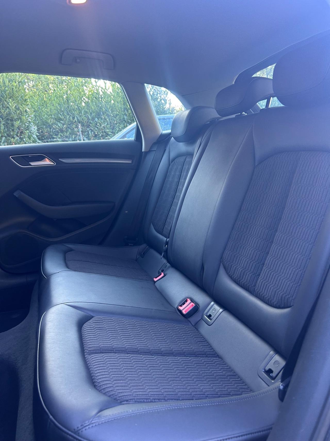 Audi A3 1.6 TDI S tronic Business