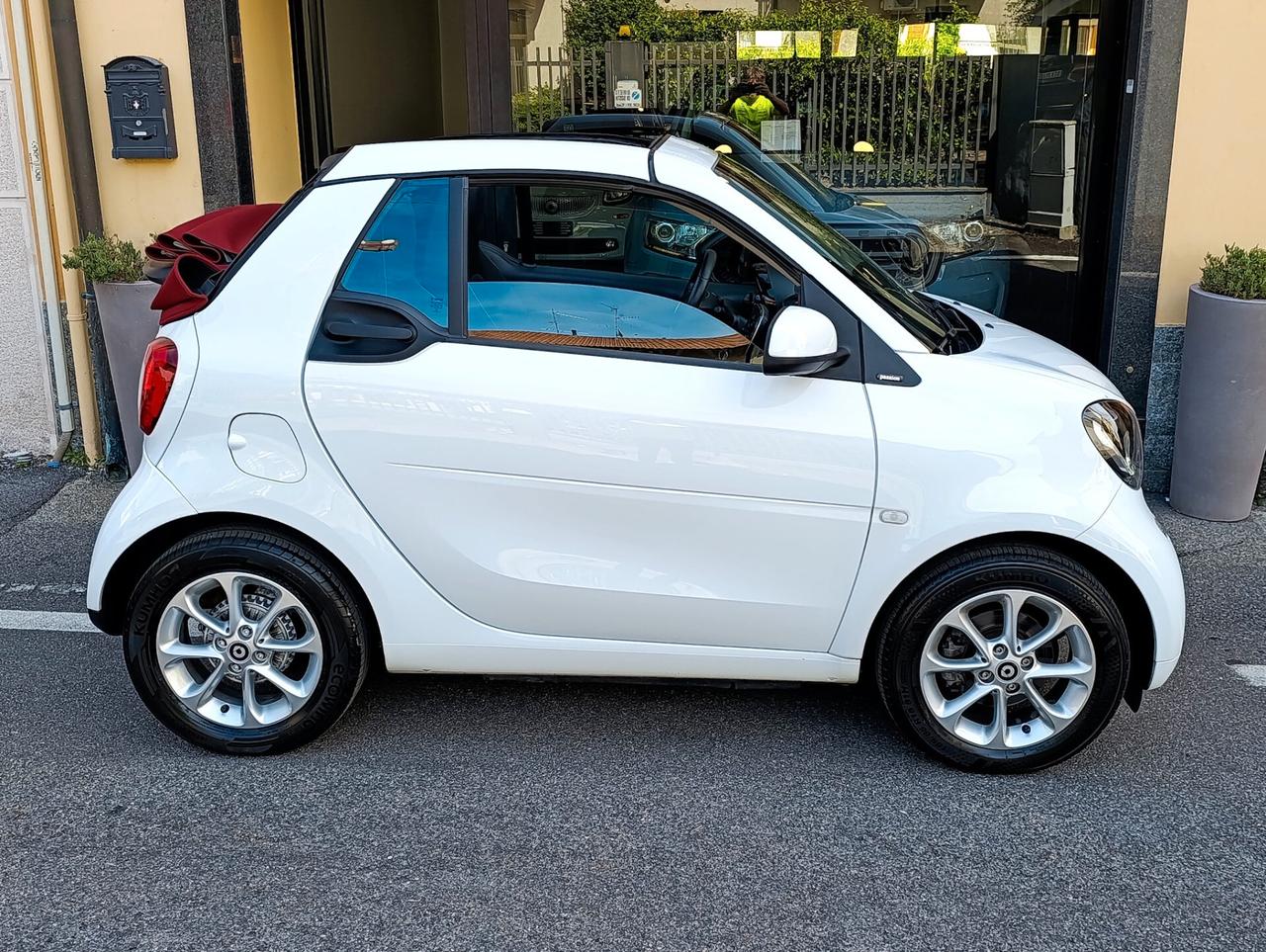 Smart ForTwo 70 1.0 twinamic cabrio Passion Capote Rossa