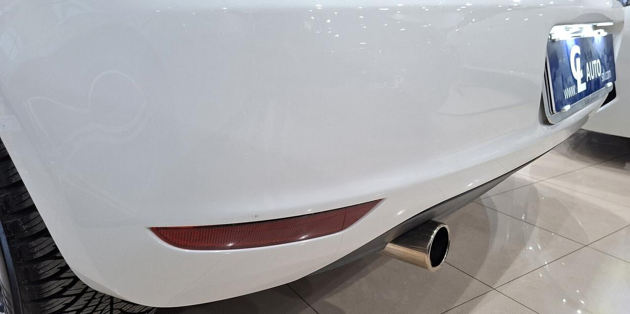 Volkswagen Golf 6 1.6 TDI Highline BlueMotion