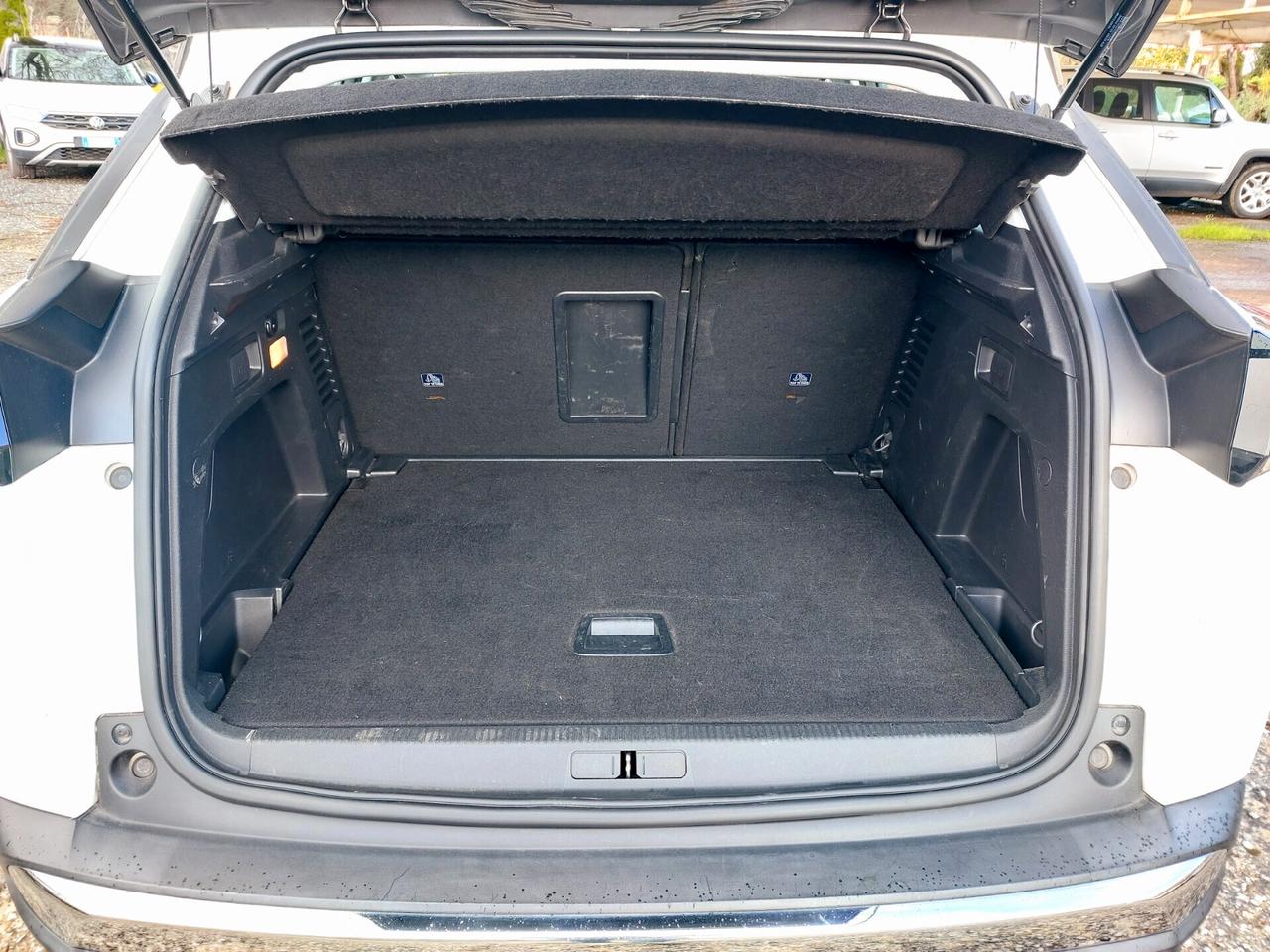 Peugeot 3008 1.5 130CV Business EAT8 Business-2020