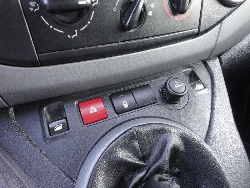 Peugeot Partner Partner Tepee BlueHDi 100 4x4 Active Traction Control