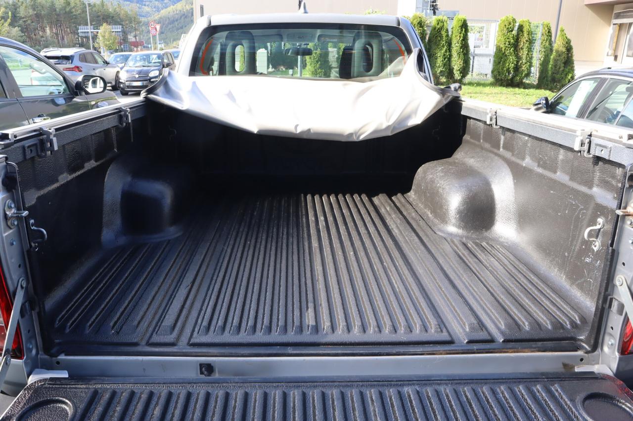Toyota Hilux 2.4 EXTRA CAB 150CV