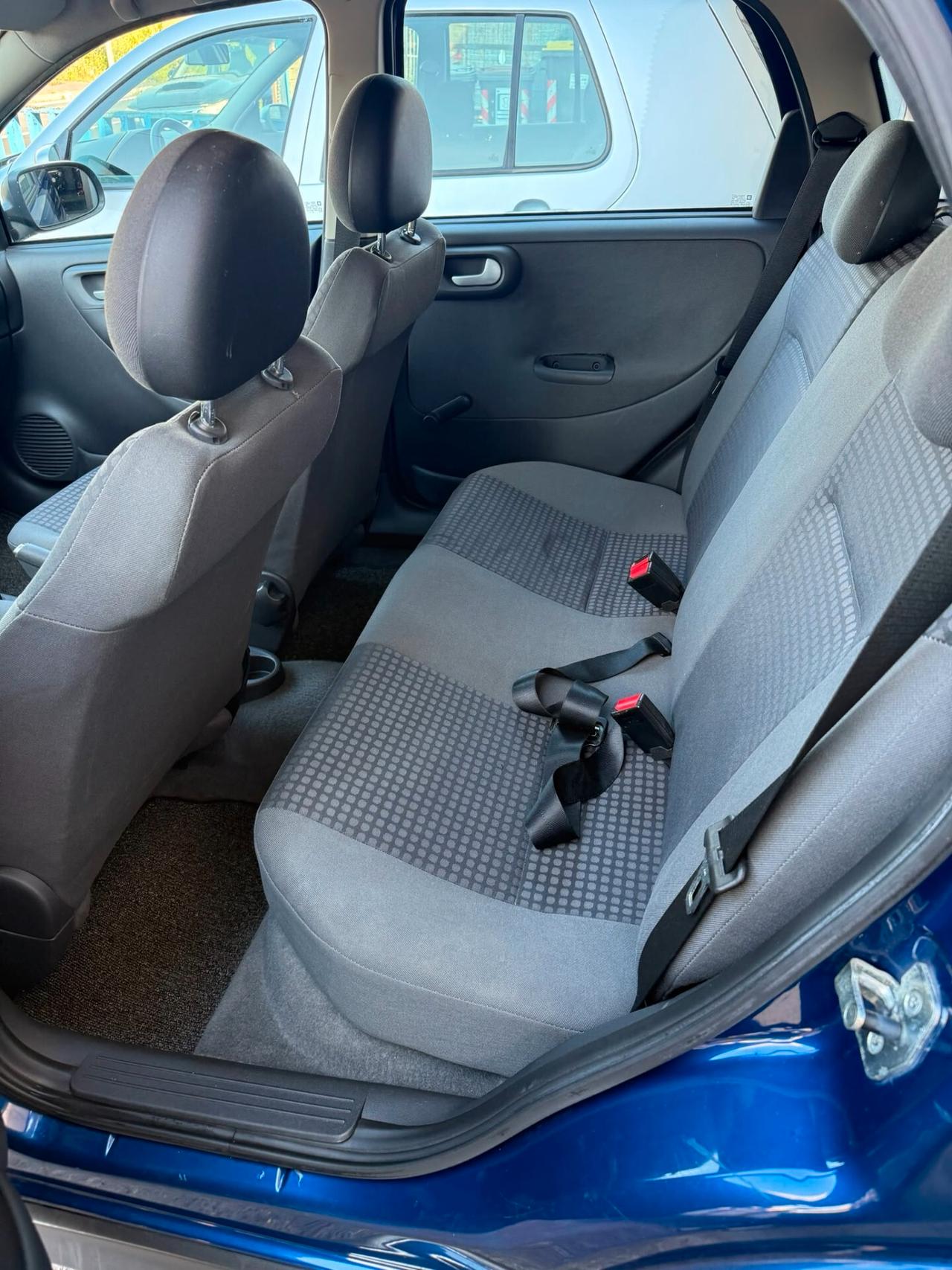 Opel Corsa 1.2i 16V 5 porte ASI
