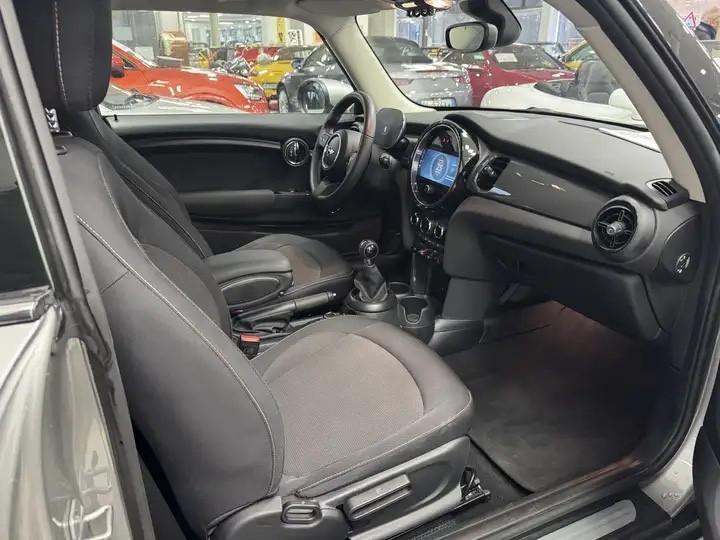 Mini 1.5 Cooper Essential