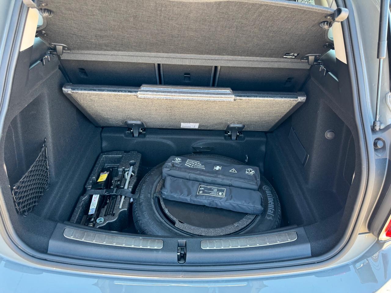 Mini Cooper Countryman 1.5 Essential