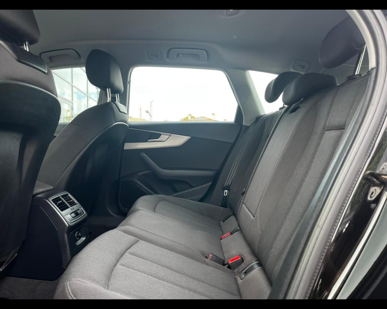 AUDI A4 AVANT 35 TDI S-TRONIC BUSINESS