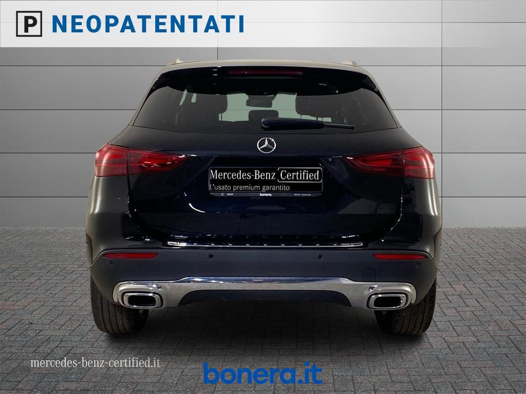 Mercedes GLA 180 180 D Progressive Advanced Plus 8G-DCT